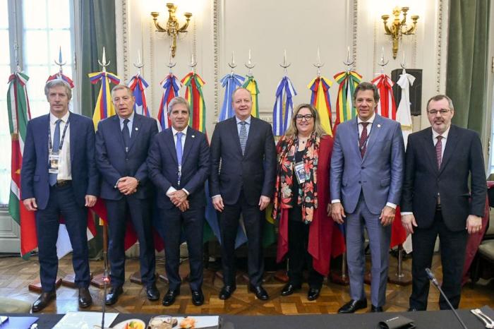Reunión de Ministros de Economía y Presidentes de Bancos Centrales del MERCOSUR Reunión de Ministros de Economía y Presidentes de Bancos Centrales del MERCOSUR