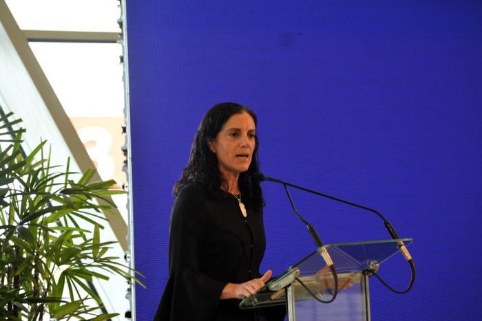 Ministra de Economía y Finanzas Azucena Arbeleche