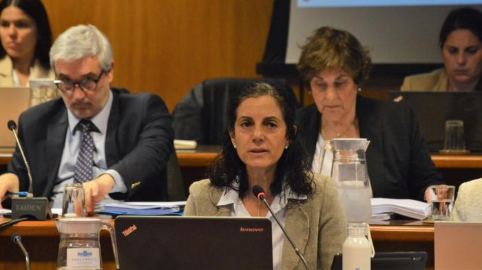 Equipo económico presentando Rendición de cuentas en Comisión del Parlamento Equipo económico presentando Rendición de cuentas en Comisión del Parlamento