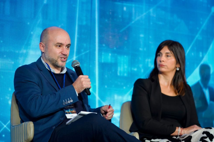 Director Asesoría Política Comercial Juan Labraga, directora UXXI Mariana Ferreira Foro Uruguay - Unión Europea
