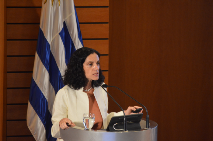 Ministra Azucena Arbeleche Ministra Azucena Arbeleche