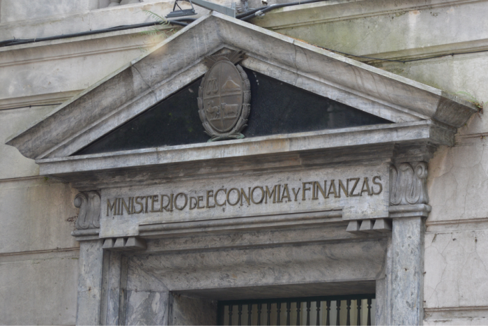 Autoridades del MEF se reunieron con el Consejo Fiscal Autónomo Autoridades del MEF se reunieron con el Consejo Fiscal Autónomo