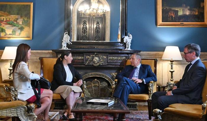 Ministro Gabriel Oddone y Subsecretario Martín Vallcorba dialogan con autoridades del Banco Mundial