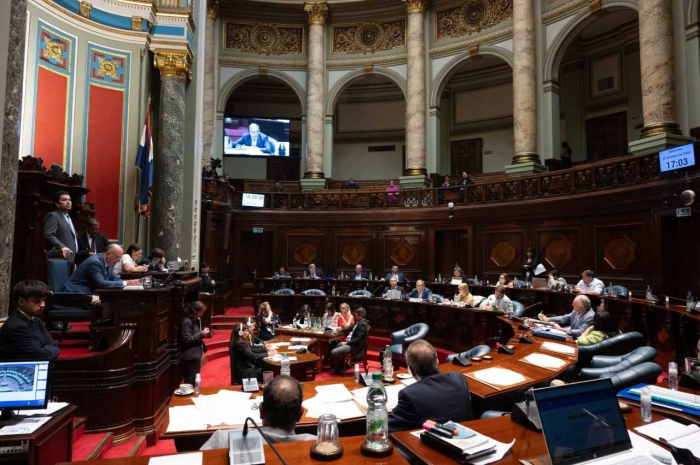 El Ministerio de Economía y Finanzas explicó ante la Comisión Permanente. Fuente: Parlamento El Ministerio de Economía y Finanzas explicó ante la Comisión Permanente del Parlamento los cambios