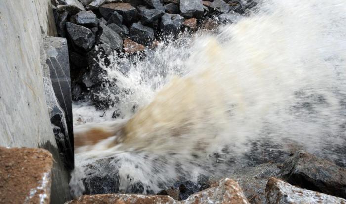 Imagen de agua del trasvase del río San José-Belastiquí