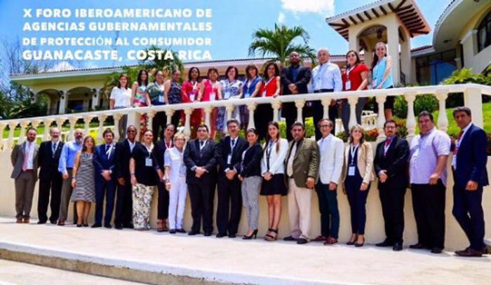 Representantes de cada pais participante en los Foros