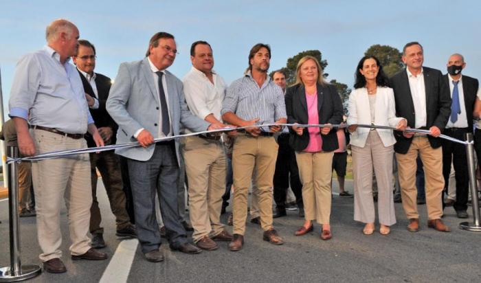 Inauguración del proyecto de doble vía de la ruta 3 y el by pass a la ciudad de San José de Mayo. Inauguración del proyecto de doble vía de la ruta 3 y el by pass a la ciudad de San José de Mayo.