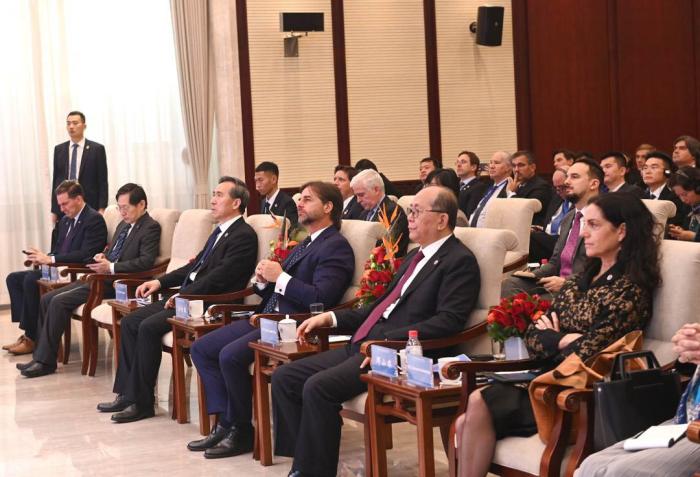 Presidente Lacalle Pou, ministra Arbeleche y delegación Viaje a la República Popular China