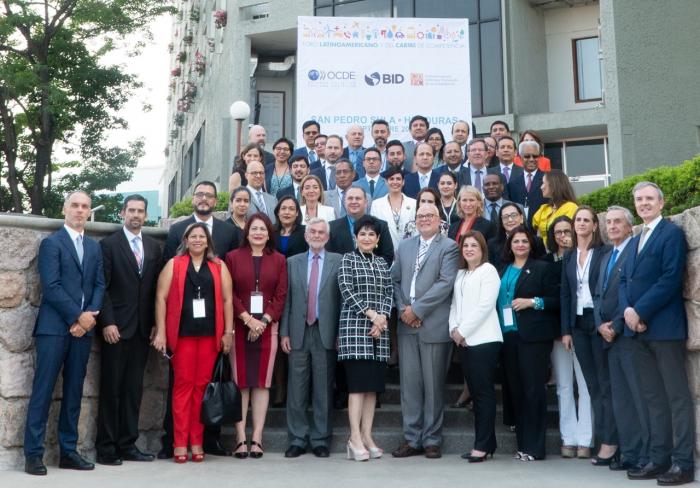 Foro Latinoamericano de Competencia Contenido grupo completo del foro junto