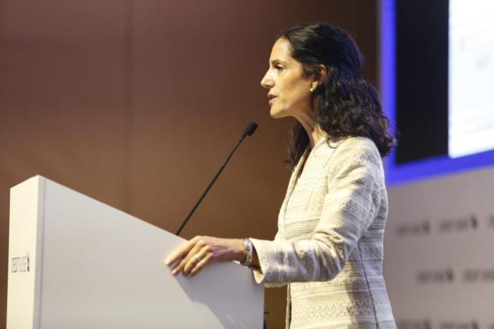 Ministra Azucena Arbeleche (Foto de Credit Suisse) Ministra Azucena Arbeleche