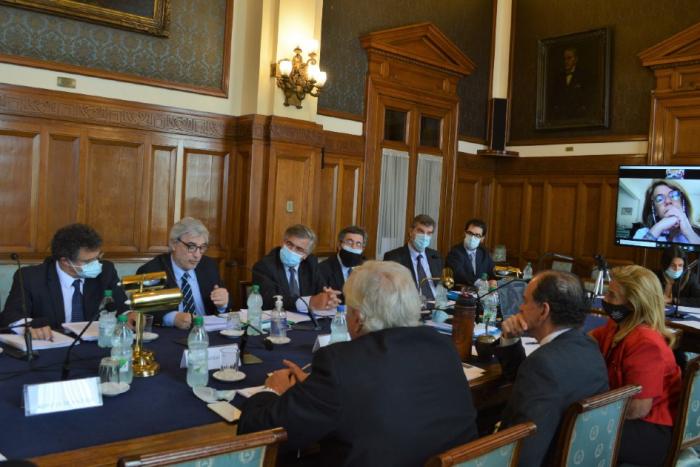 Delegación del MEF en la Comisión de Hacienda del Senado. Delegación del MEF en la Comisión de Hacienda del Senado.