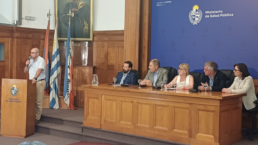 MEF firmó histórico acuerdo para fortalecer la integración del Hospital de Clínicas al sistema públi