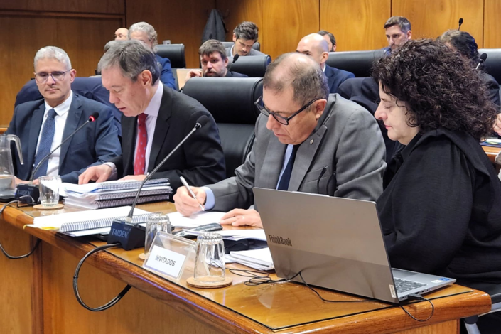 Martín Vallcorba, Gabriel Oddone y Adriana Arosteguiberry