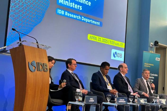 Ana Lankes, Carlos Guberman, Nogui Acosta, Felipe Chapman y Gabriel Oddone