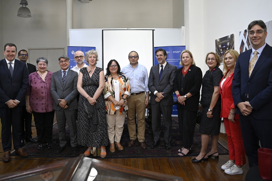 Personas posan para foto