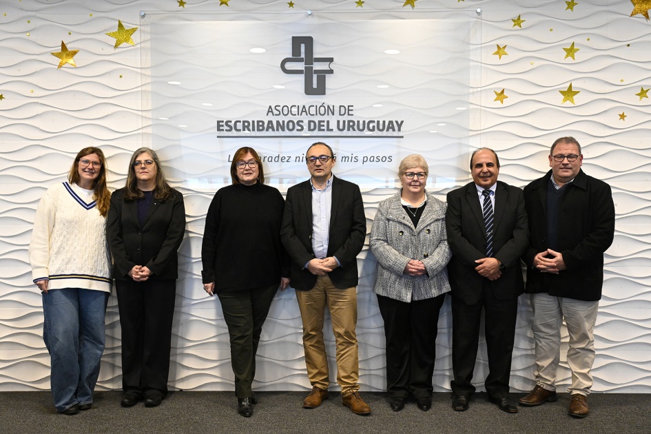 Autoridades posan para foto