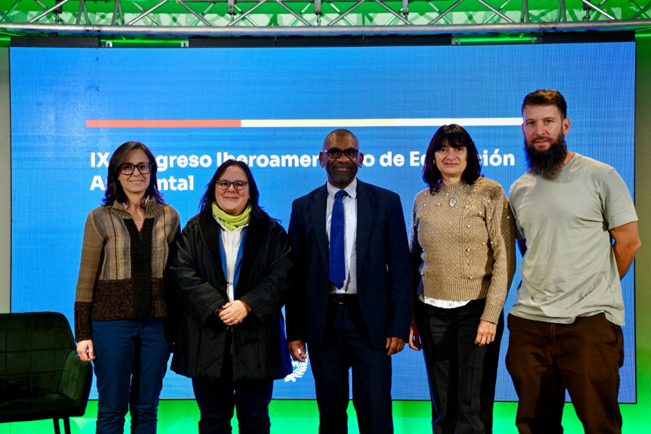 Autoridades posan para foto
