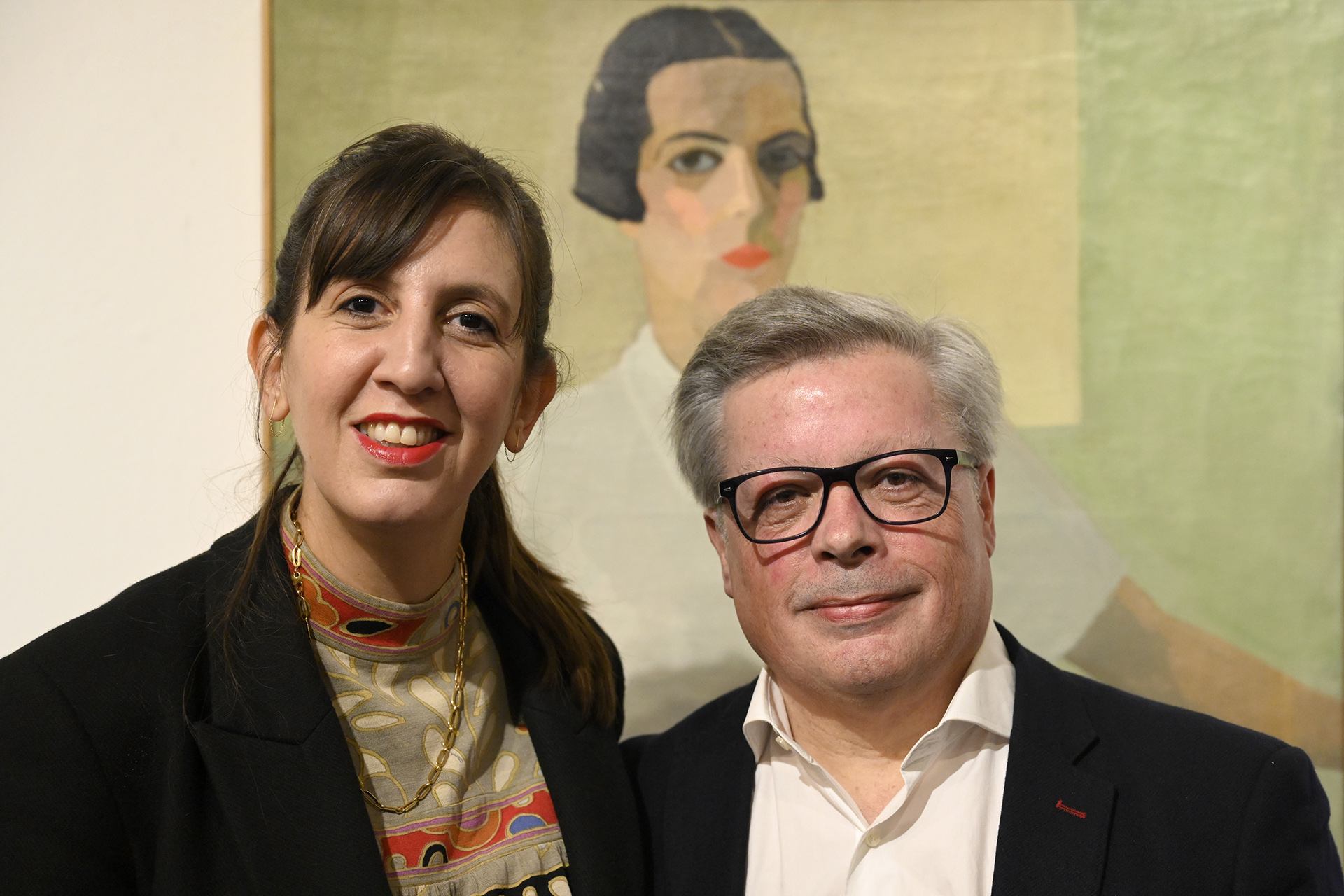 Personas posan para foto