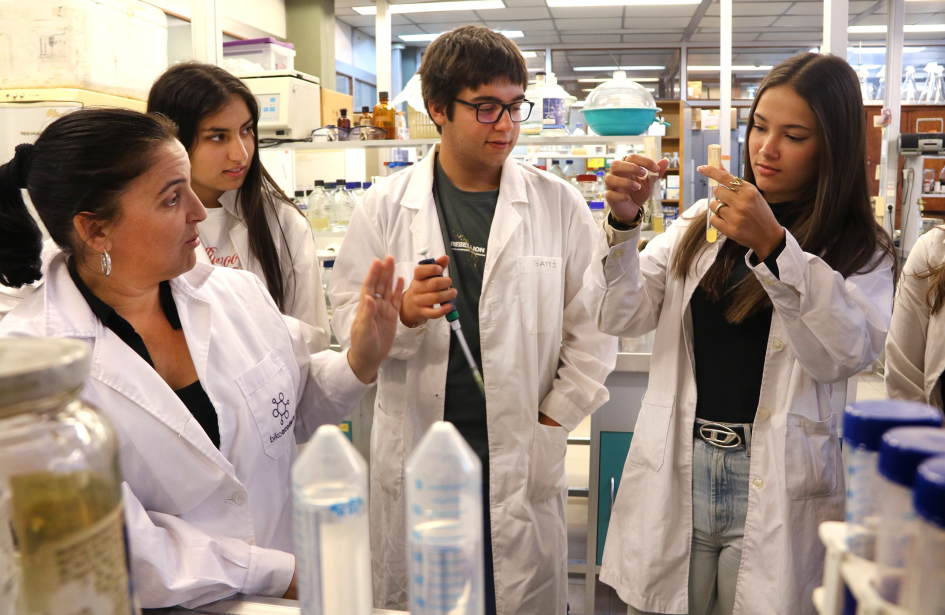 Estudiantes en la participación científica Zambullite