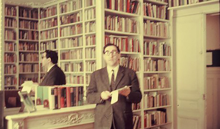 Emir Rodríguez Monegal en biblioteca