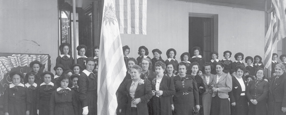  Colegio Nuestra Señora del Huerto, 25 de agosto de 1939. Biblioteca Nacional del Uruguay. Colección digital.