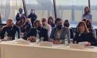 Ana Ribeiro haciendo uso de la palabra junto a otras autoridades Autoridades sesión del CNG
