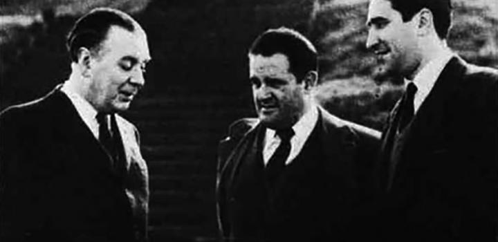Foto con J. L. Borges y C. M. M. Moreno. Montevideo, 1948.