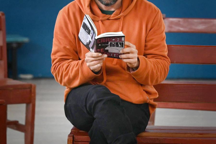 Persona leyendo