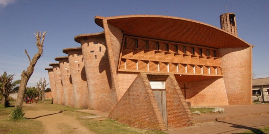 Iglesia Cristo Obrero de Atlántida