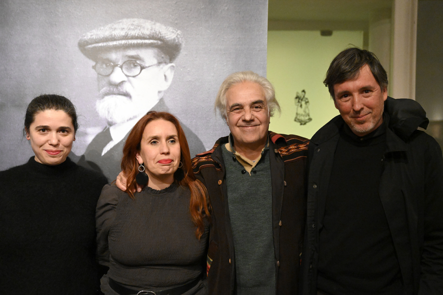 Autoridades posan para foto