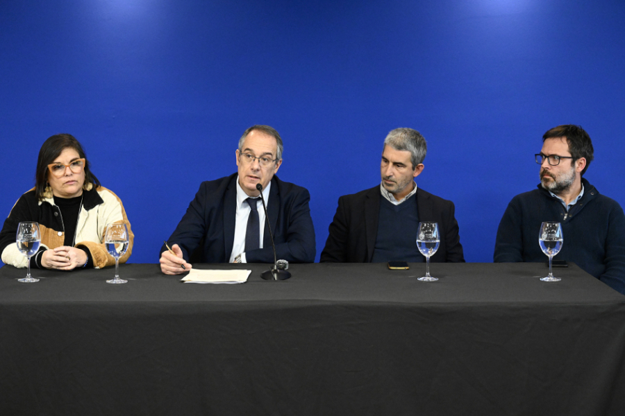 Ministro Mahía y Autoridades de la educación 