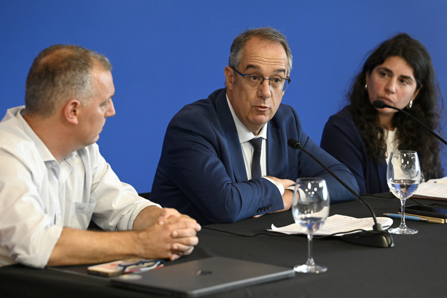 Gabriel Quirici, ministro Mahía y Virginia Villalba.