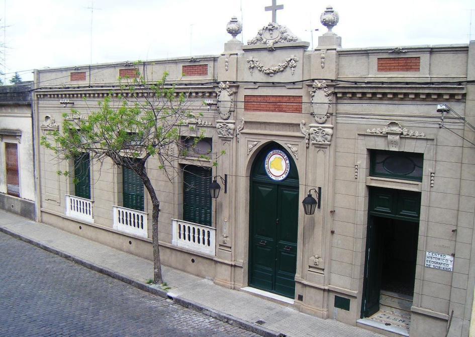 Fachada del Centro Histórico y Geográfico de Soriano.
