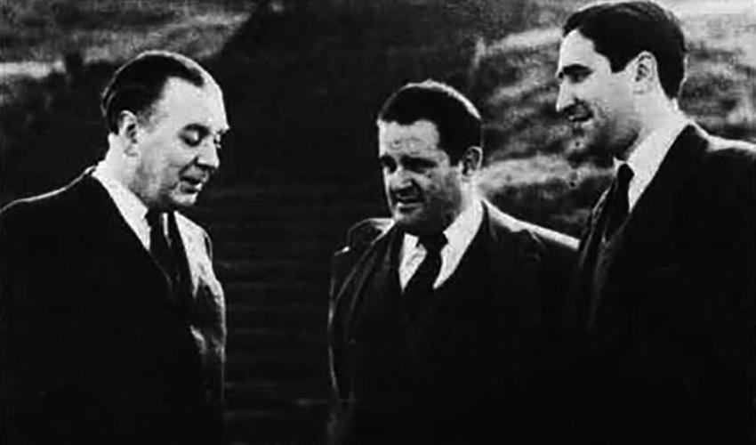 Jorge Luis Borges y C. M. Moreno y Emir Rodríguez Monegal. Montevideo, 1948. Foto con J. L. Borges y C. M. M. Moreno. Montevideo, 1948.