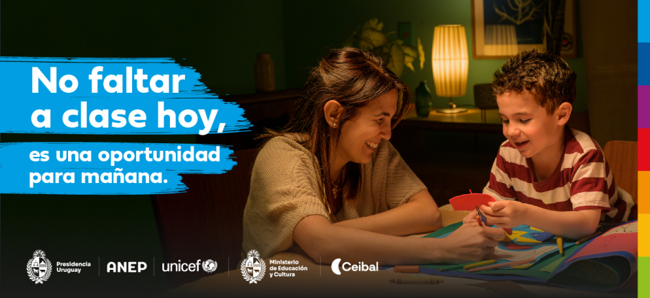 No faltar a clase hoy, es una oportunidad para mañana. Placa de campaña