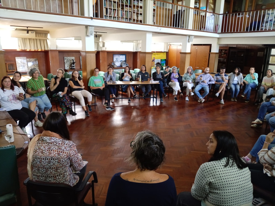 Actividad en el marco del Día Internacional de las Mujeres en el Salón de Actos del IIBCE