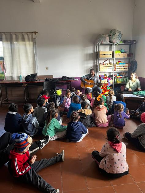 Niños y niñas del Cerro celebraron el cierre de actividades de este año