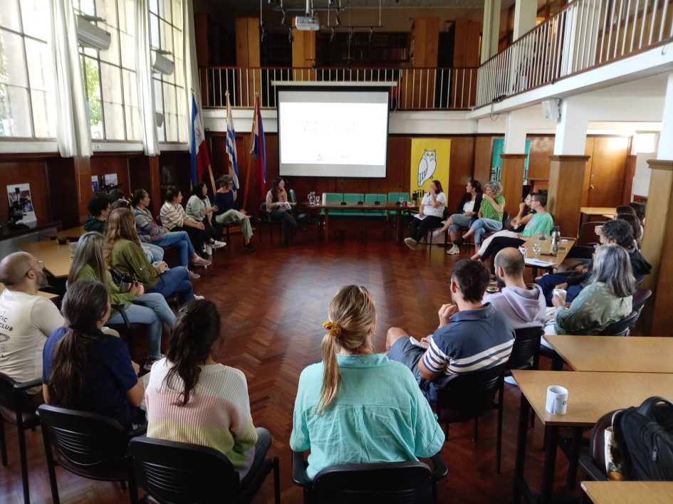 Actividad en el marco del Día Internacional de las Mujeres en el Salón de Actos del IIBCE