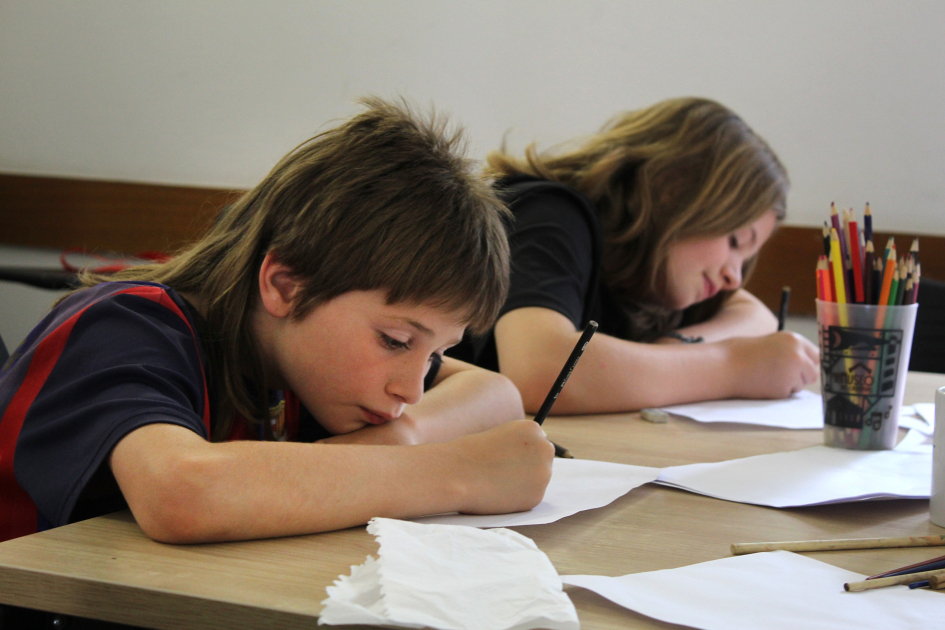 Niños y niñas en el espacio de cuidados. Niños y niñas en el espacio de cuidados.