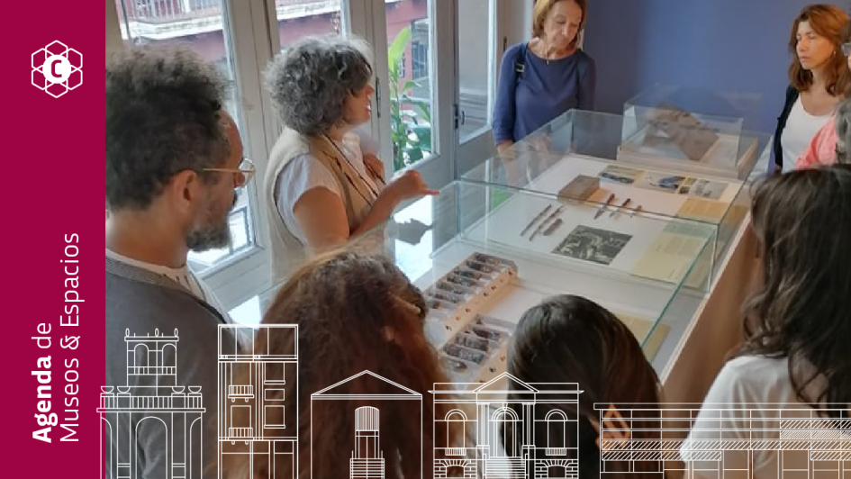 Actividades de museos personas mirando una exposición