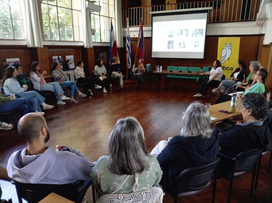 Actividad en el marco del Día Internacional de las Mujeres en el Salón de Actos del IIBCE