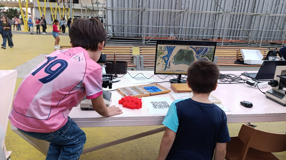 Observando al microscopio las células del sistema nervioso