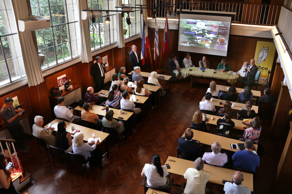 Asistentes al conversatorio