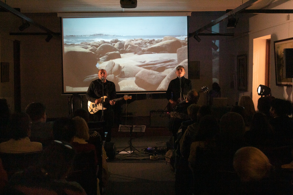 Cierre musical al finalizar la inauguración de «Ciencia que siembra» en el Museo de San José Cierre musical al finalizar la inauguración de «Ciencia que siembra» en el Museo de San José
