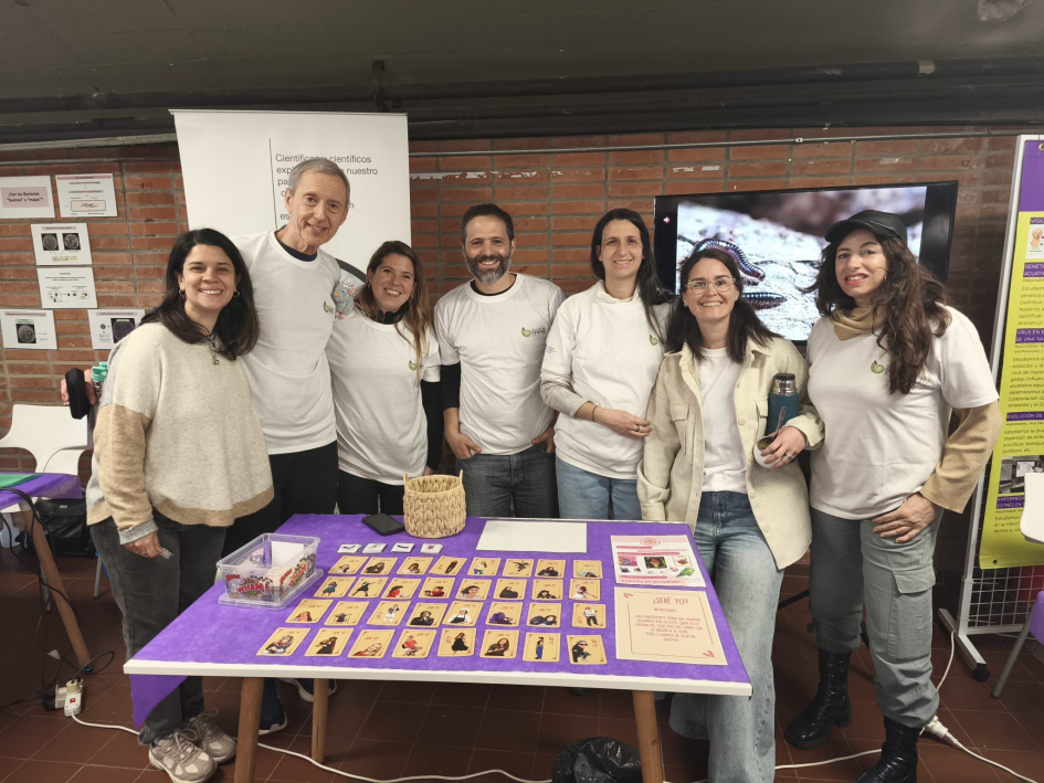 Integrantes del proyecto Ciencia al toque y del colectivo Belleza inesperada Integrantes del proyecto Ciencia al toque y del colectivo Belleza inesperada