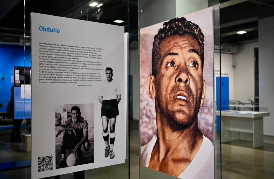 Gigantografía de Obdulio Varela. Gigantografía de Obdulio Varela.