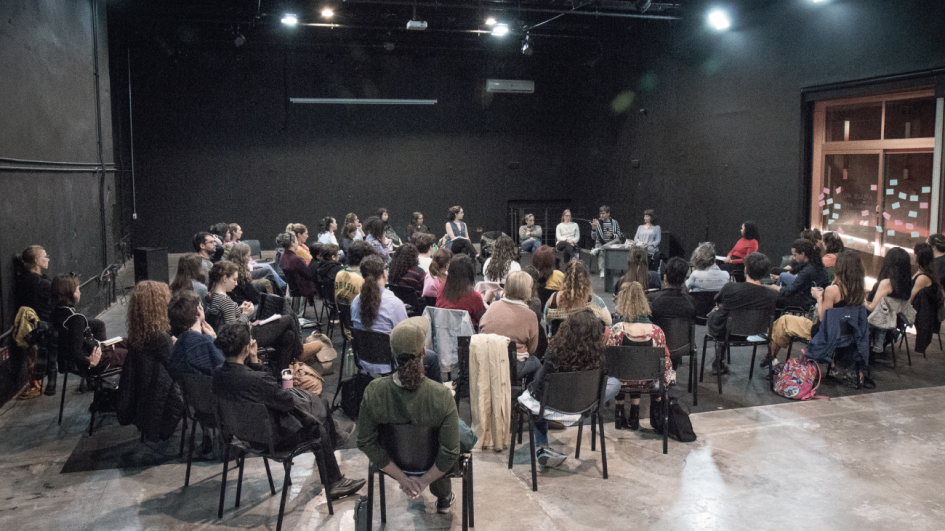 Conversatorio danza moderna en el Mes de Todas las Danzas. Fotografía Daniel Díaz. Conversatorio danza moderna en el Mes de Todas las Danzas. Fotografía Daniel Díaz.