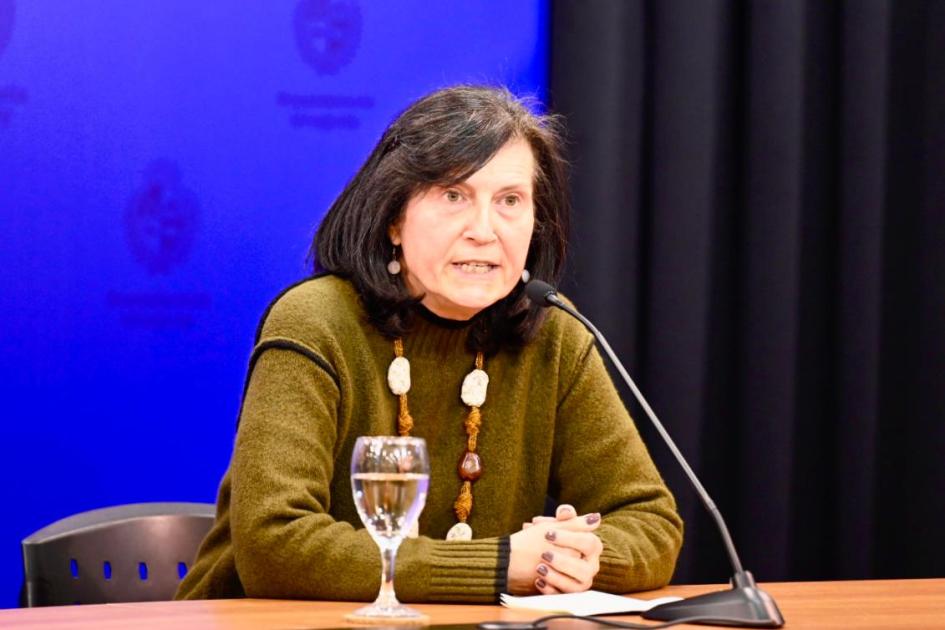 Dra. Ana Frega Dra. Ana Frega