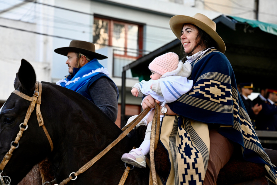 Ministro Mahía participó de la conmemoración del 262º aniversario del nacimiento de Artigas Ministro Mahía participó de la conmemoración del 262º aniversario del nacimiento de Artigas