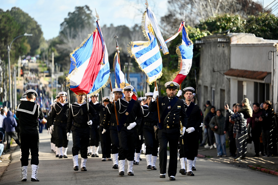 Ministro Mahía participó de la conmemoración del 262º aniversario del nacimiento de Artigas Ministro Mahía participó de la conmemoración del 262º aniversario del nacimiento de Artigas